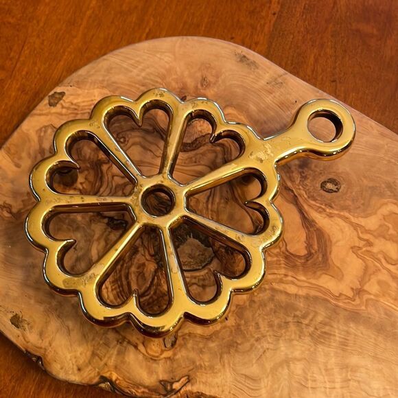 Baldwin heavy brass Circle of Hearts Trivet from the Shelburne Museum in Vermont - Picture 1 of 6